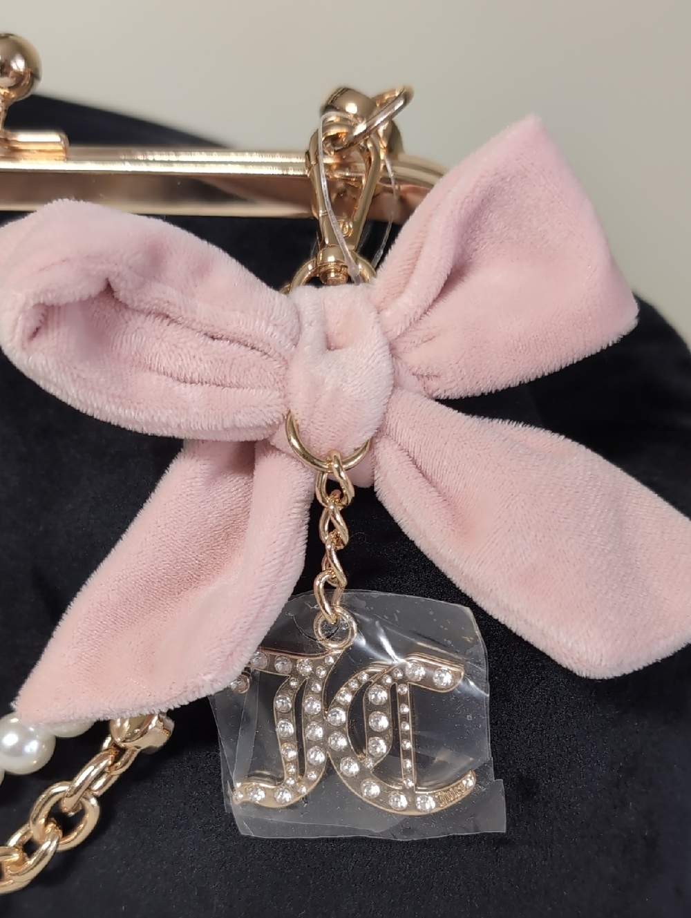 Viral 🎥 Juicy Couture Chic Y2K Medium Kiss Lock Frame Clutch, Licorice + Pink🩷 - Picture 3 of 14